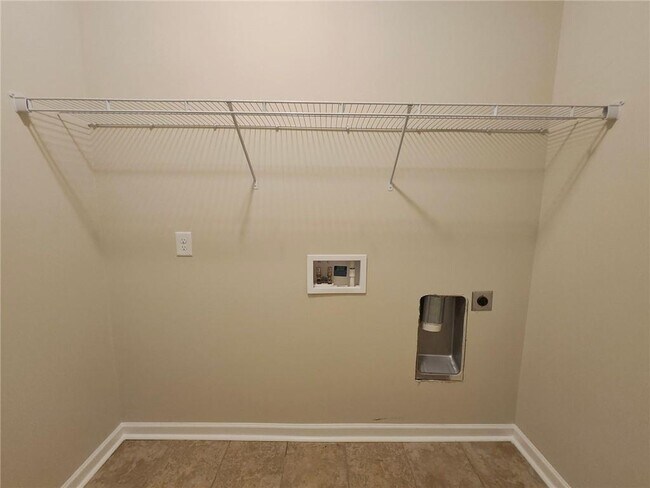 Building Photo - 105 Flowing Trail