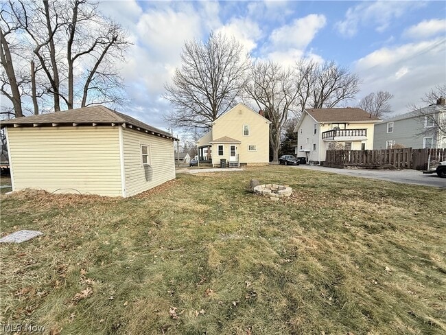 Building Photo - 837 Eastland Ave