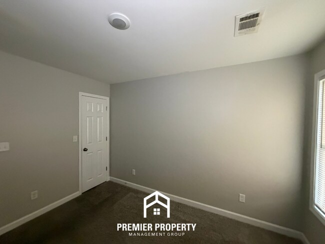 Building Photo - Beautiful 4BR/2BA Tuscaloosa Home | 1,497 Sq Ft, Covered Back Patio & 2-Car Garage