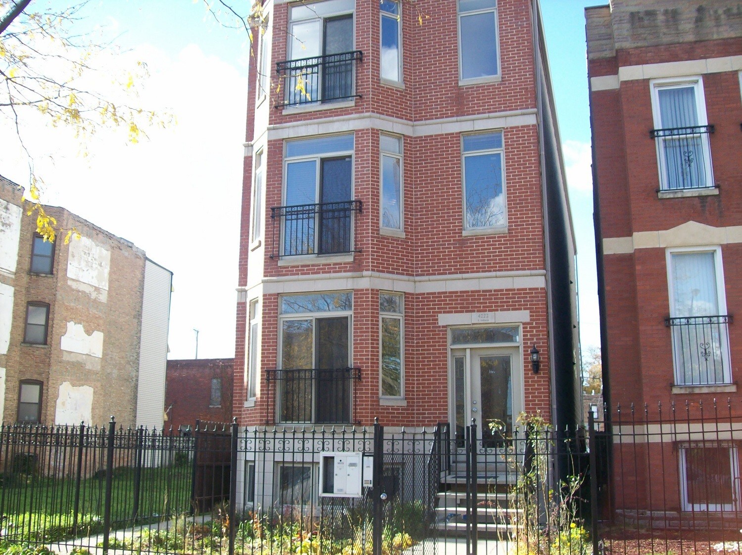 Building Photo - 4222 S Indiana Ave