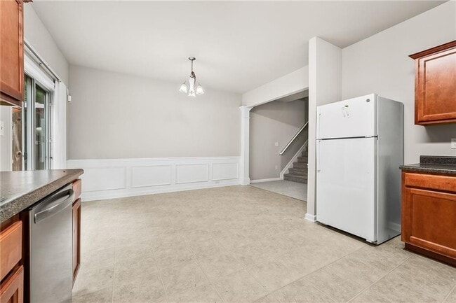 Building Photo - 2102 Executive Dr N