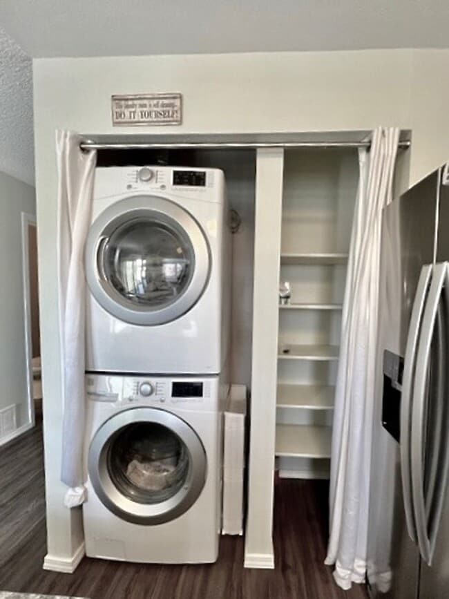 Building Photo - FURNISHED Two Bedroom Two Bath Condo on th...