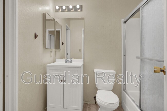 Building Photo - 4312 Lynnann