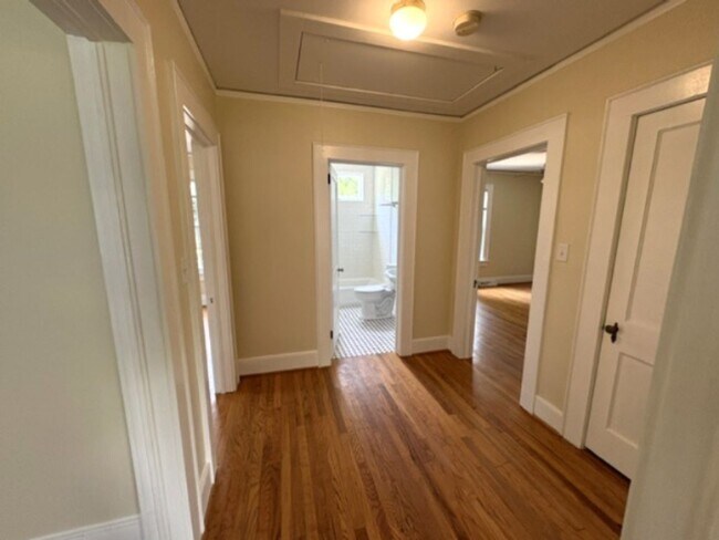 Building Photo - Newly Renovated - Large Backyard - 2/2 House!!