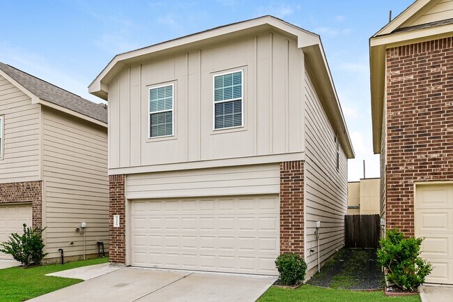 Building Photo - 21510 Kimro Ln