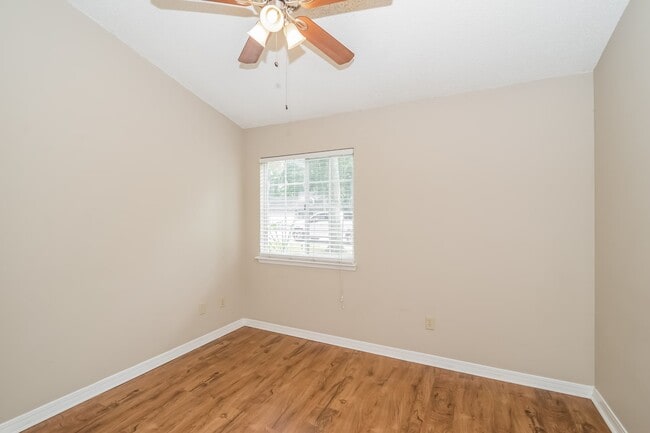 Building Photo - 11350 Weeden Island Way