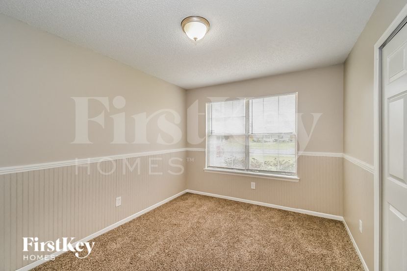 Building Photo - 8533 Moss Pointe Trail N