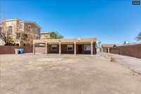 Building Photo - 2430 W Glenrosa Ave