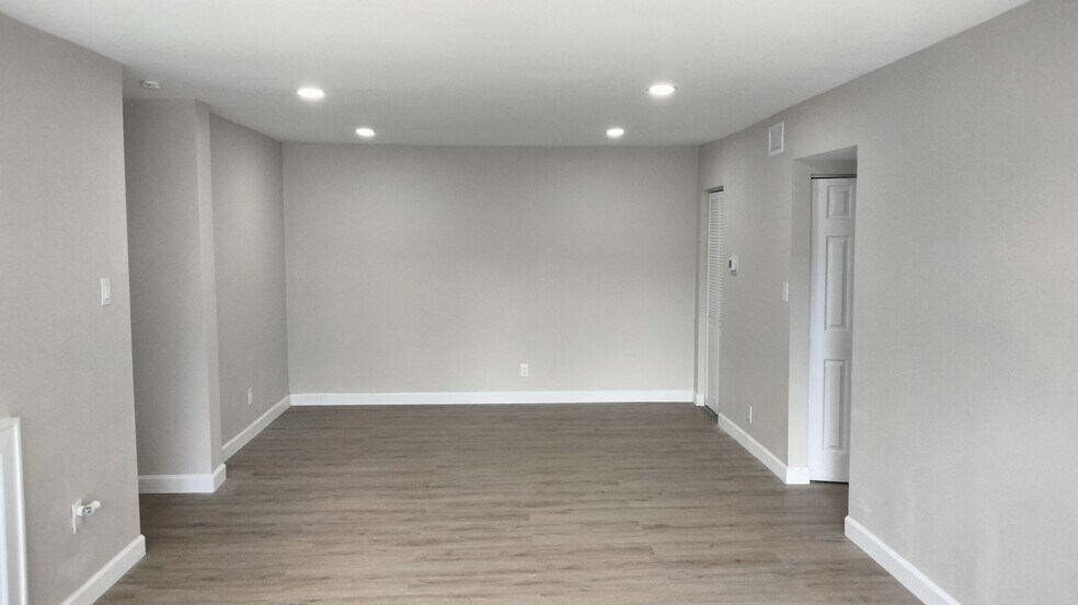 Building Photo - 112 Duvall Ln