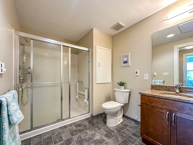 Building Photo - 25 Stonehaven Dr