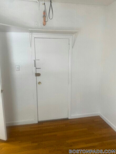 Building Photo - 28 S Huntington Ave