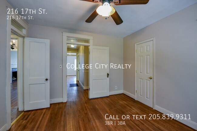 Building Photo - 216 17th St