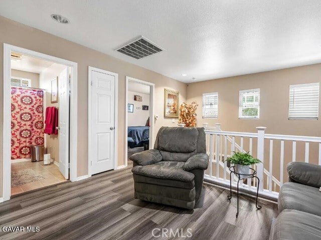 Building Photo - 2562 Kenwood Ct