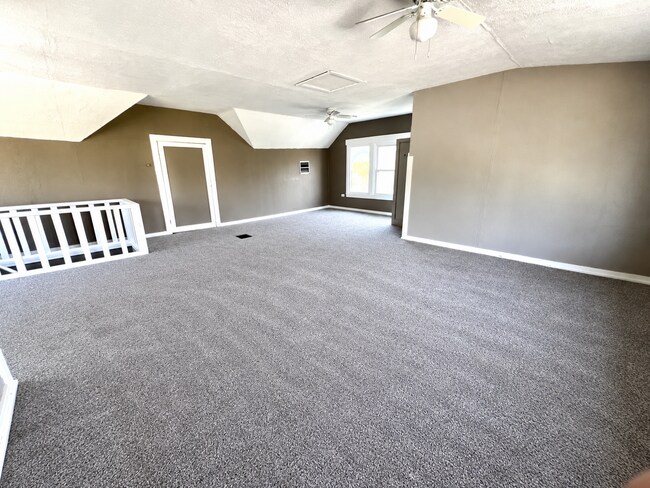 Building Photo - 1000 Kammer Ave