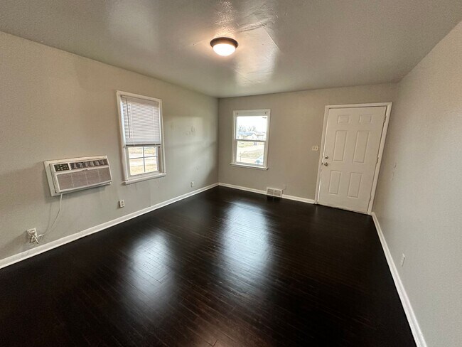 Building Photo - Three Bed NE OKC
