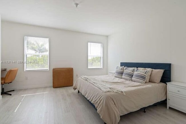 Building Photo - 1755 SE 9th Terrace