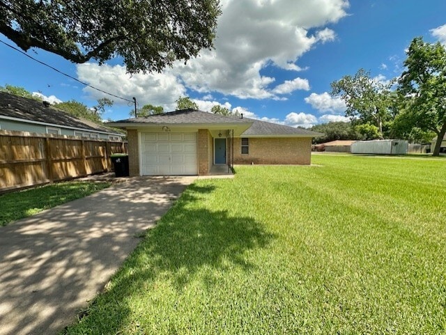 Building Photo - 626 N Resident St