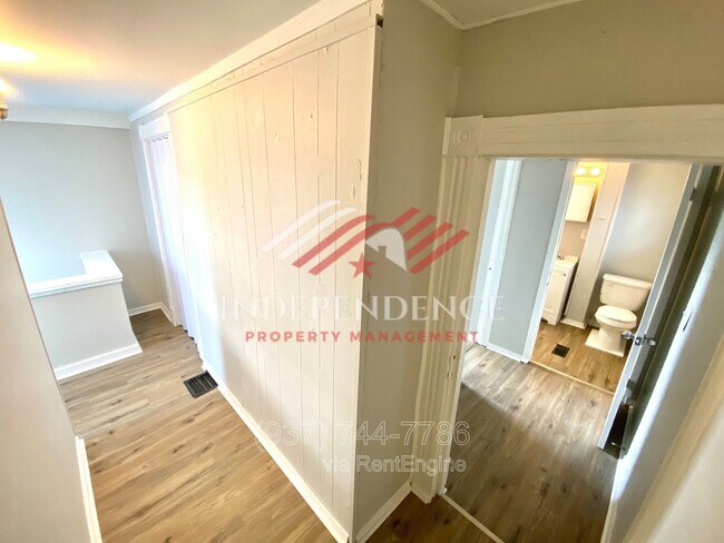 Building Photo - 906 Vine St