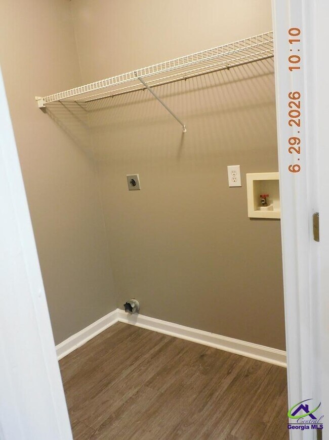 Building Photo - 227 West Wrasling Way