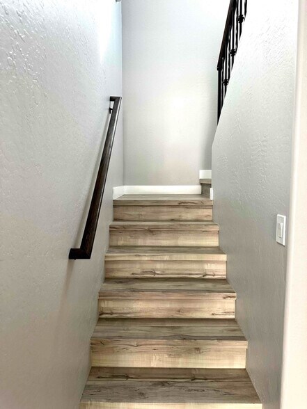 Building Photo - 34948 N 30th Ave