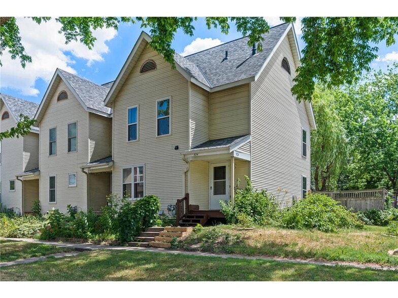Primary Photo - 524 20th Ave S