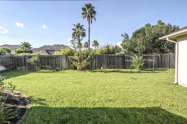 Building Photo - 6006 Briar Hill Ct