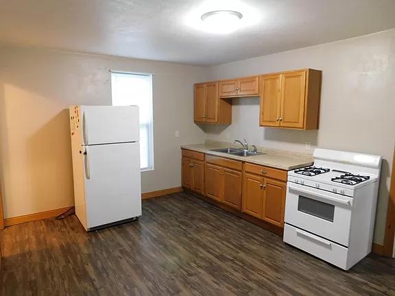 Building Photo - 1408 Logan Ave