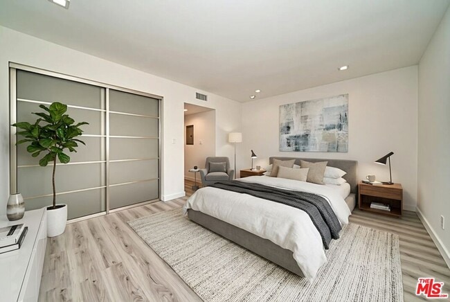 Building Photo - 425 S Willaman Dr