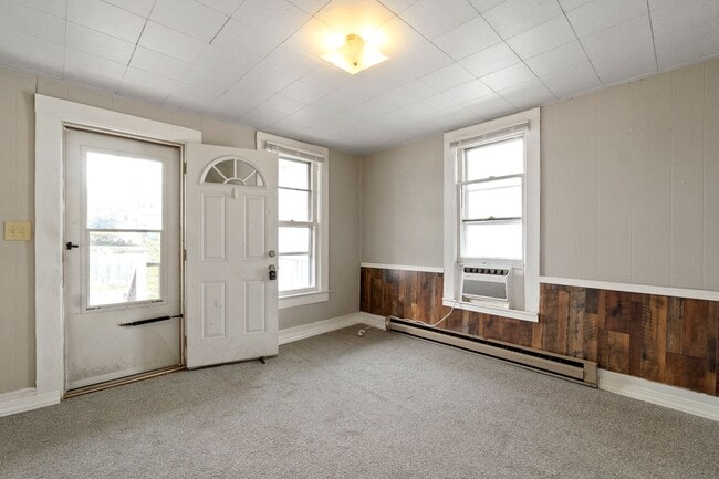 Building Photo - 1008 N Boone St