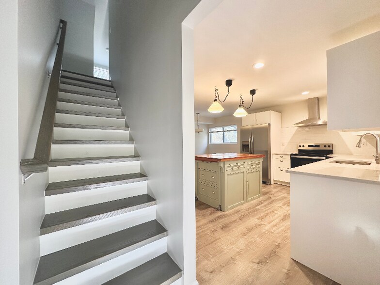 Building Photo - 604 Homeland Ave