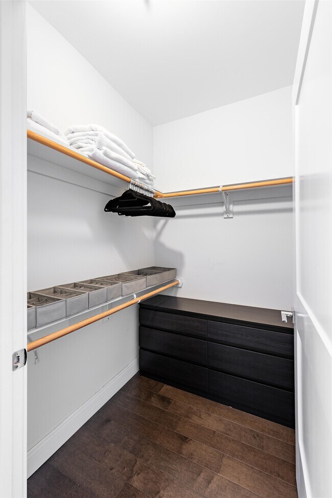 Building Photo - 6401 Park Ave