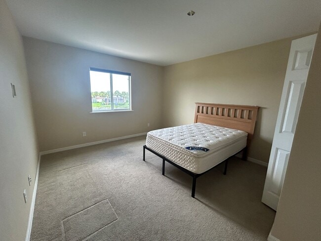 Building Photo - 2475 Ashbury Cir