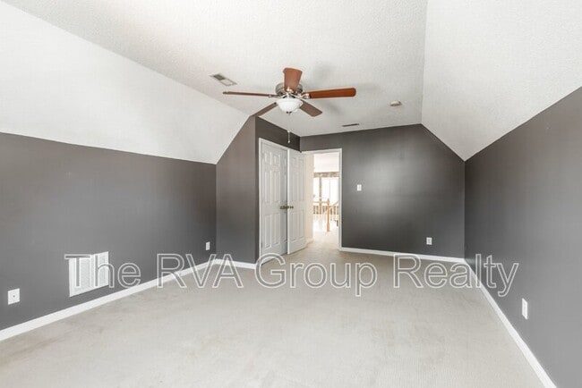 Building Photo - 10528 Runnymeade Dr