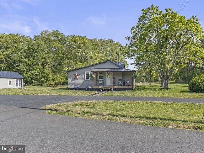 Building Photo - 9505 Lomax Rd
