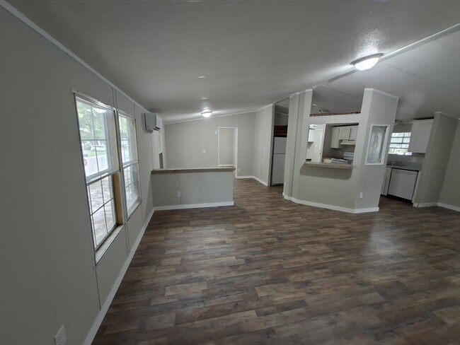 Building Photo - 111 Carnes Blvd