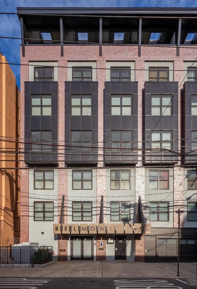 Building Photo - 711 Clinton St