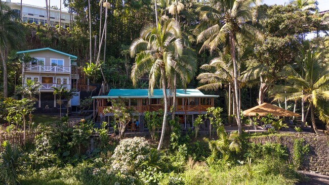 Building Photo - Oceanfront Estate: The Honolii Hale