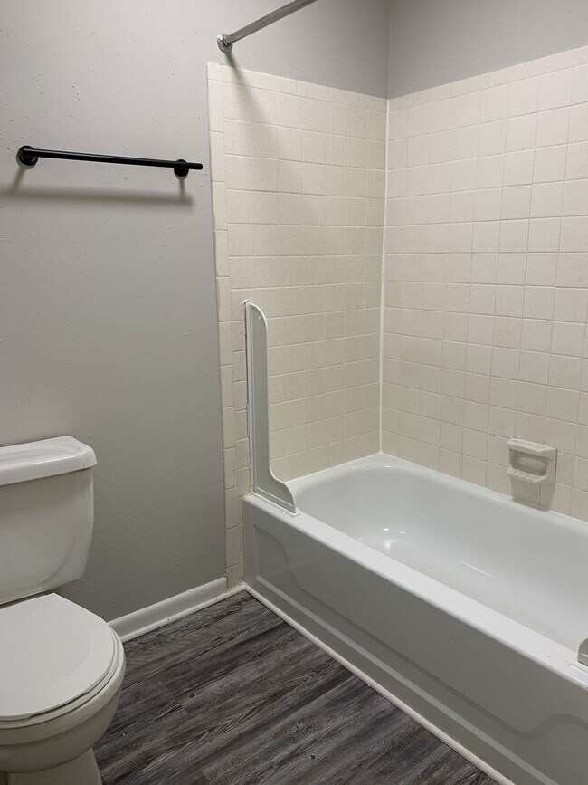 Building Photo - 2 BR/1.5 BA West Lake Townhome Near Dolley Madison