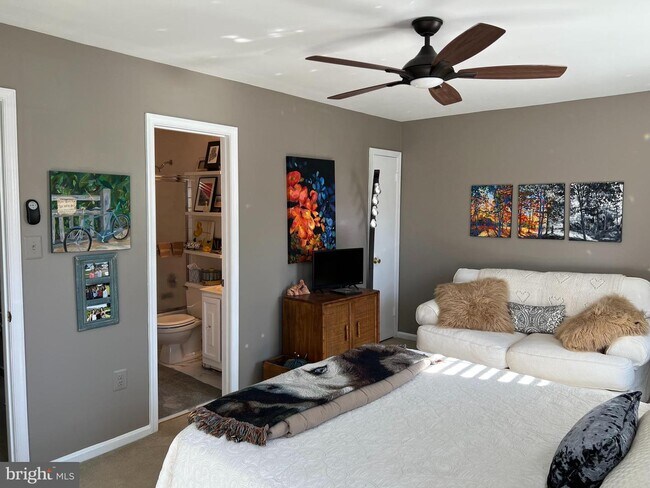 Building Photo - 37 Carriage House Cir