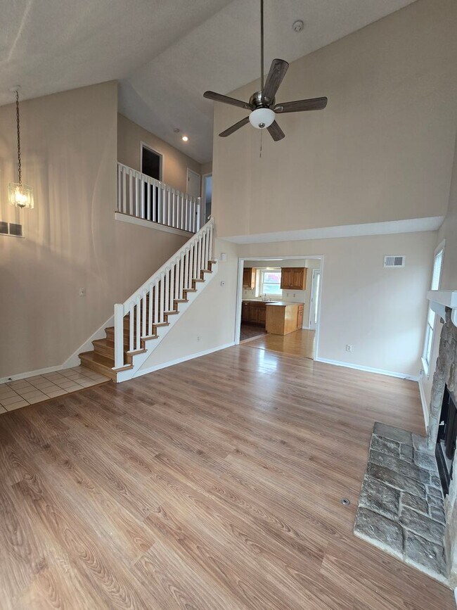 Building Photo - 6642 W 152nd St