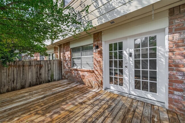 Building Photo - 14535 Misty Meadow Ln