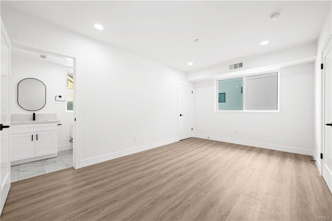 Building Photo - 6704 Kester Ave