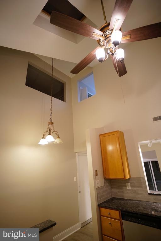 Building Photo - 6317 Early Glow Ct
