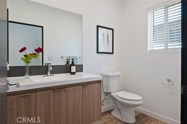 Building Photo - 13538 Vanowen St