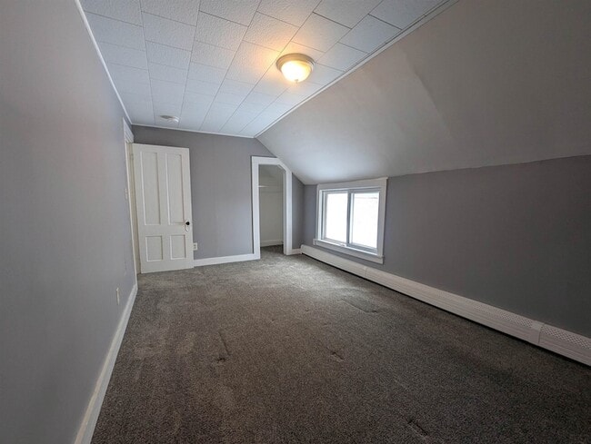 Building Photo - 31 Chestnut St