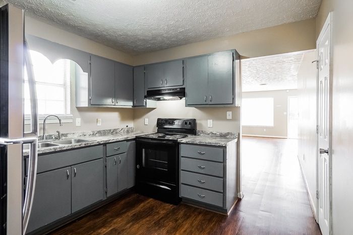 Building Photo - 2332 2nd Ave S