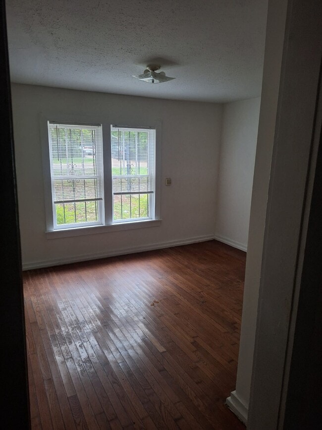 Building Photo - 360 Cooper Rd