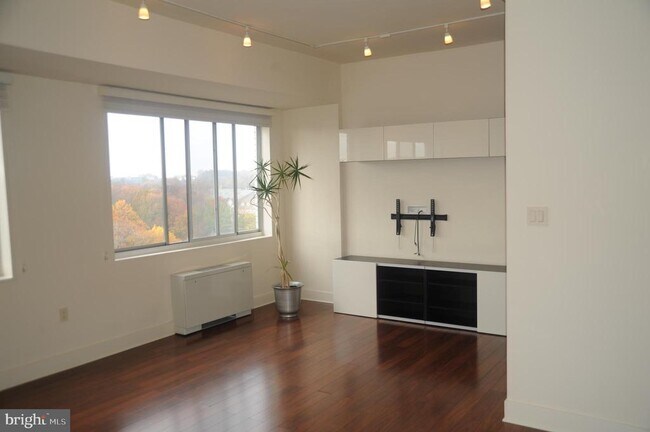 Building Photo - 10401 Grosvenor Pl