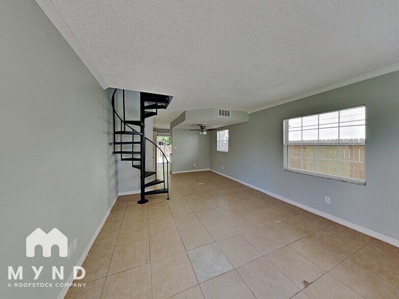 Building Photo - 10208 N Ojus Dr