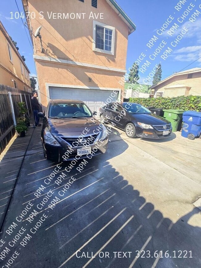 Building Photo - 10470 S Vermont Ave